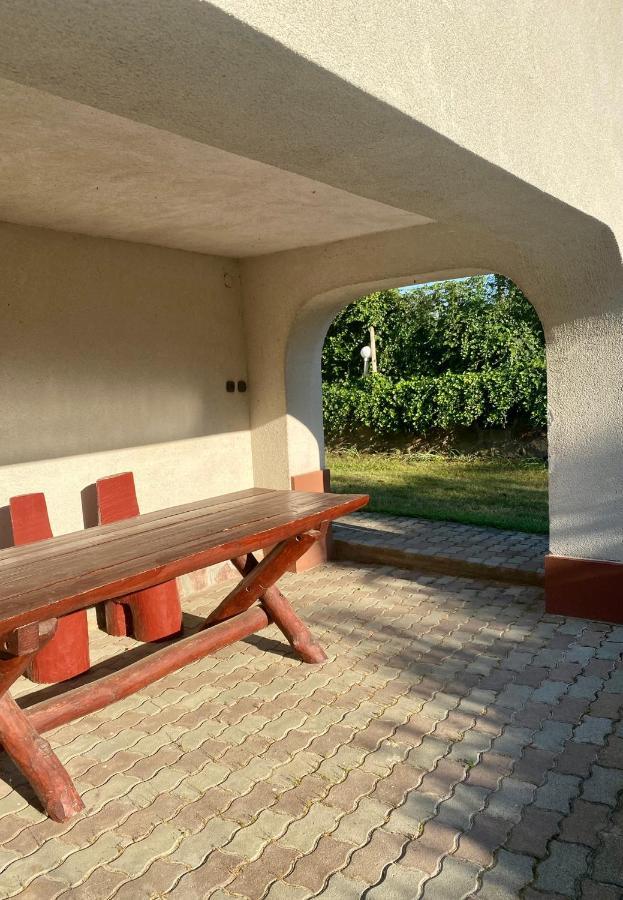Töreki 34 Vendégház Siófok Exterior foto