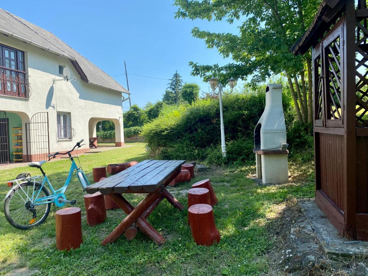 Töreki 34 Vendégház Siófok Exterior foto