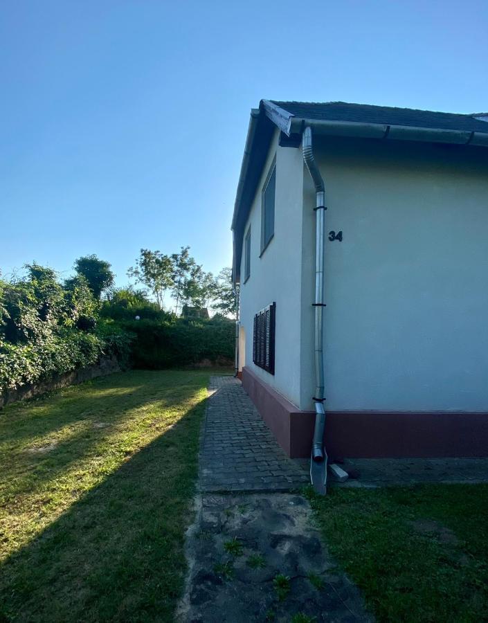 Töreki 34 Vendégház Siófok Exterior foto